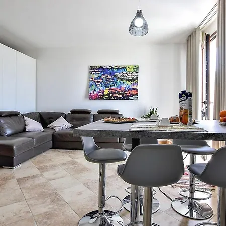 Lägenhet 1 Bedroom In *